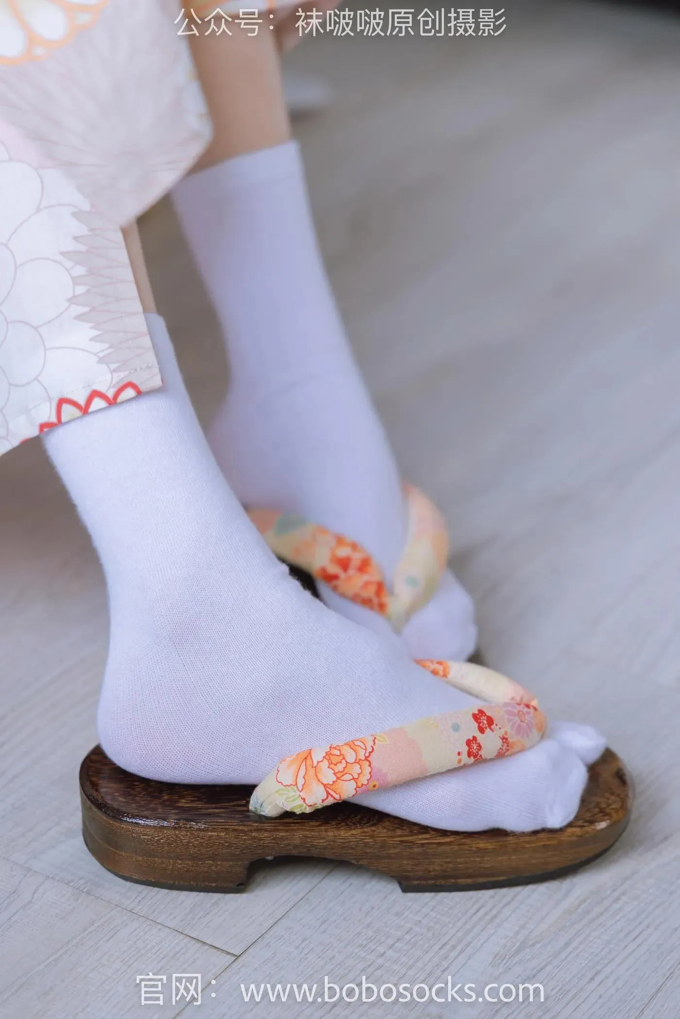 [BoBoSocks袜啵啵]NO.137 稚予-木屐、分指白棉袜、裸足、和风浴衣 [170P]插图7